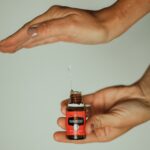 Supplements that actually burn fat – flat lay of natural fat-burning supplements like green tea, protein, and caffeine